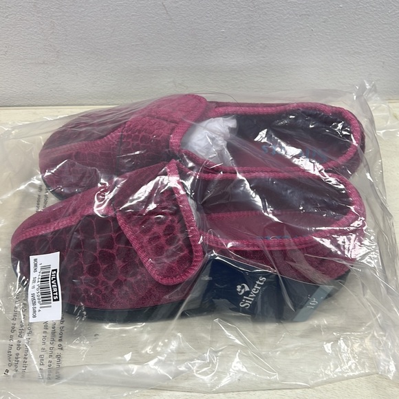 NWT - Silverts Women's Extra Wide Easy Closure Comfort Slipper, Rose - Size 10 - Picture 5 of 6